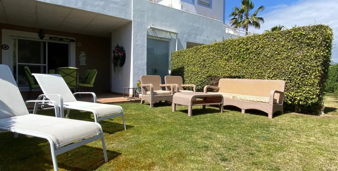 Sale of ground floor apartment in Estepona 21