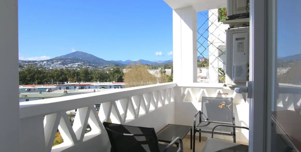 Продажа апартаментов на среднем этаже в Nueva Andalucía 2