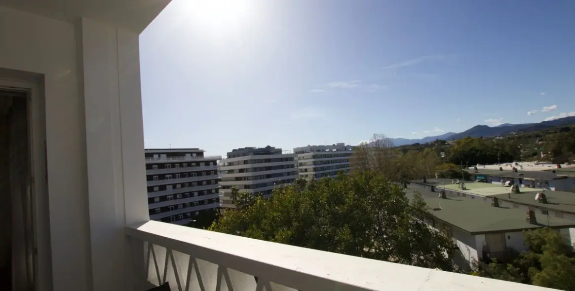 Продажа апартаментов на среднем этаже в Nueva Andalucía 28