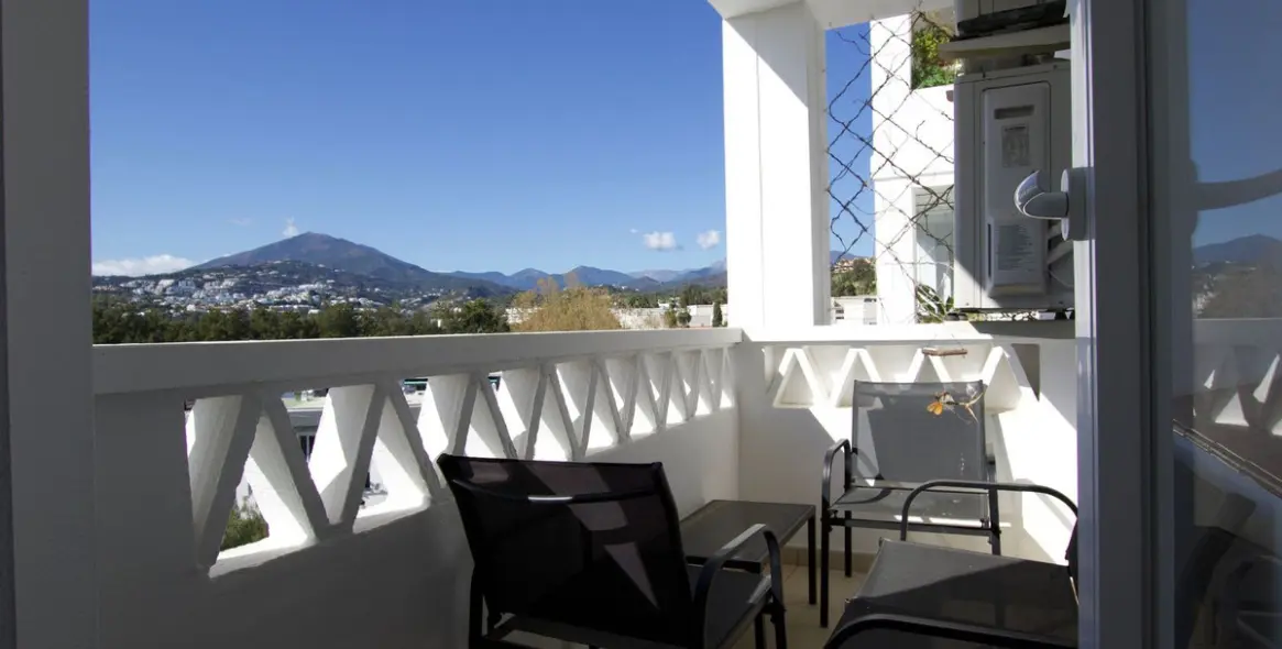 Продажа апартаментов на среднем этаже в Nueva Andalucía 34