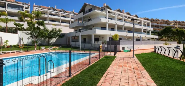 Venta de apartamento en planta baja en Selwo 0