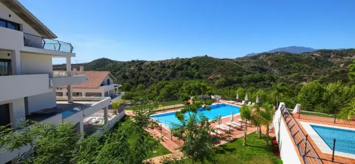 Venta de apartamento en planta baja en Selwo 1