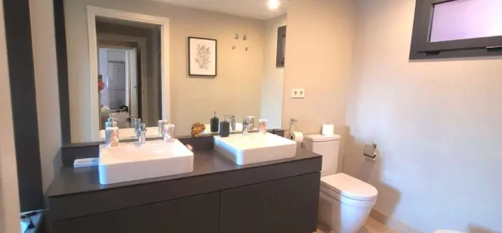 Venta de apartamento en planta baja en Selwo 3