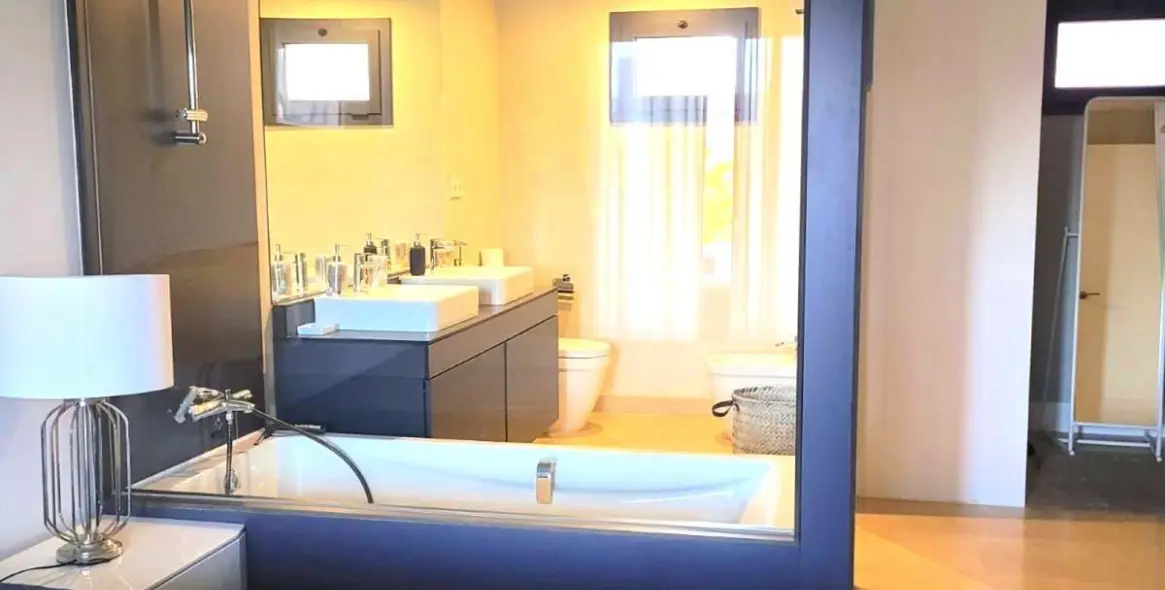 Venta de apartamento en planta baja en Selwo 8