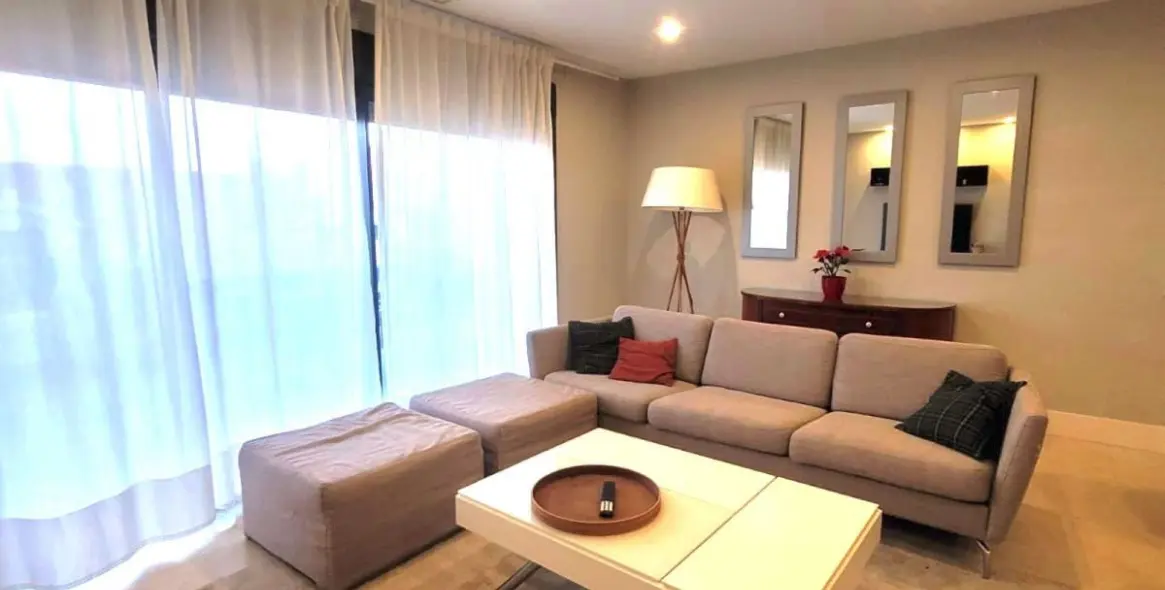 Venta de apartamento en planta baja en Selwo 16