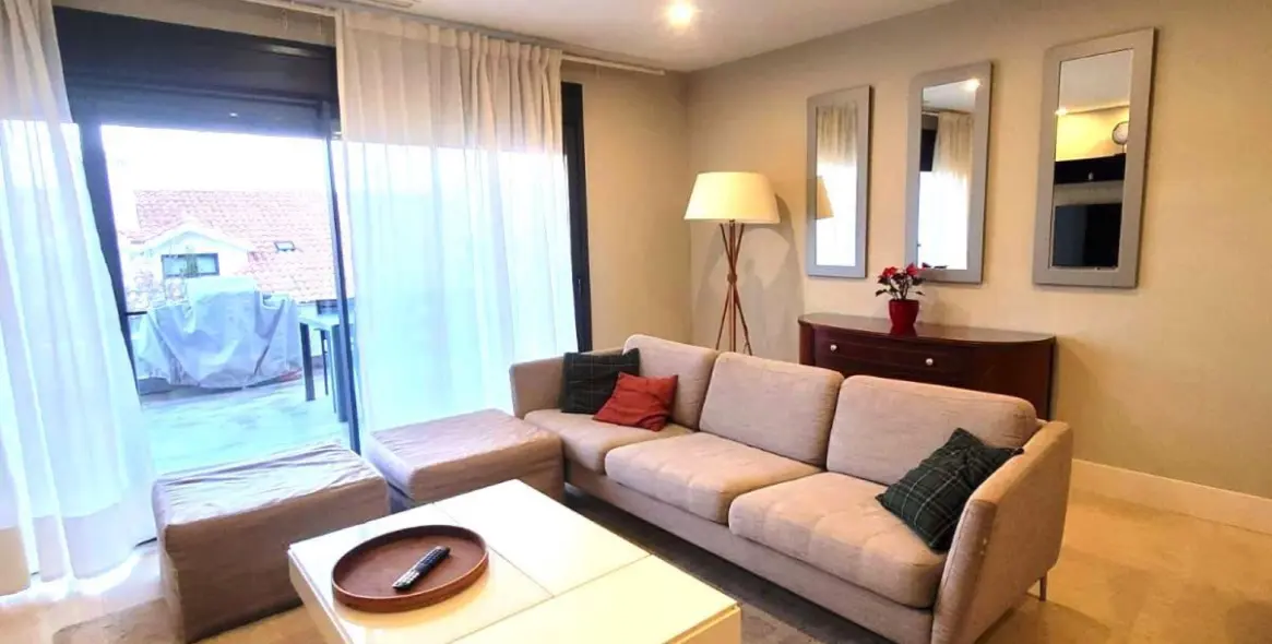 Venta de apartamento en planta baja en Selwo 17