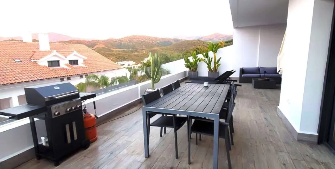 Venta de apartamento en planta baja en Selwo 18