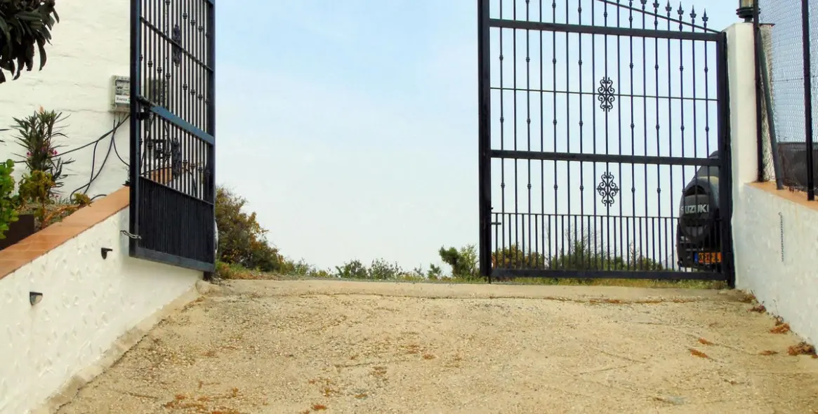 Продажа финки в Monda 32