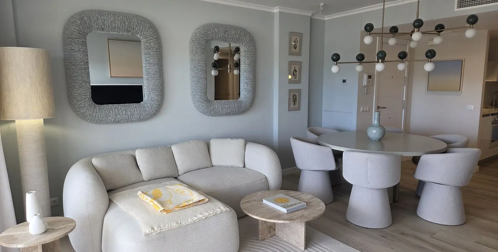 Sale of middle floor apartment in Nueva Andalucía 1