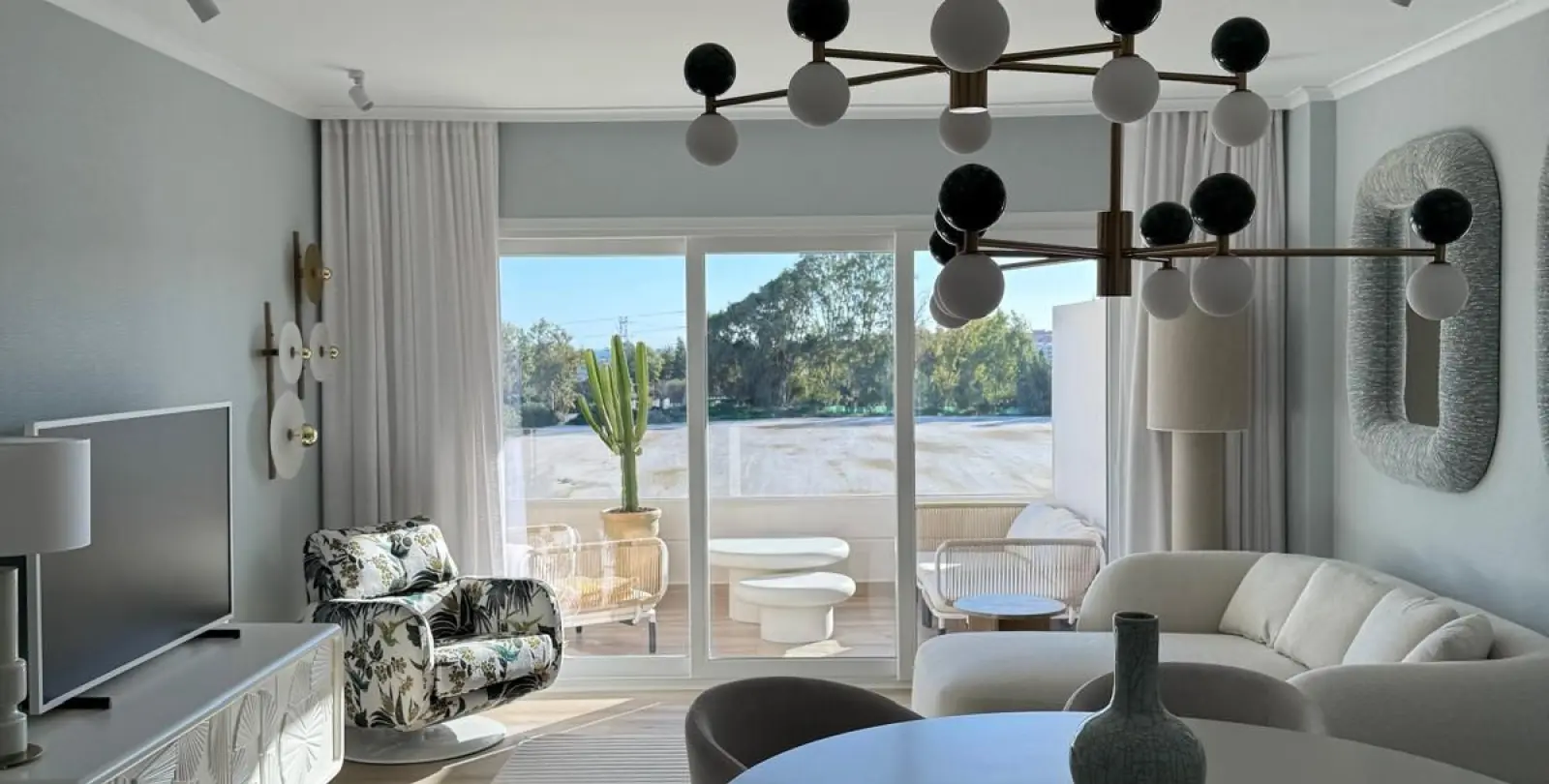 Sale of middle floor apartment in Nueva Andalucía 2