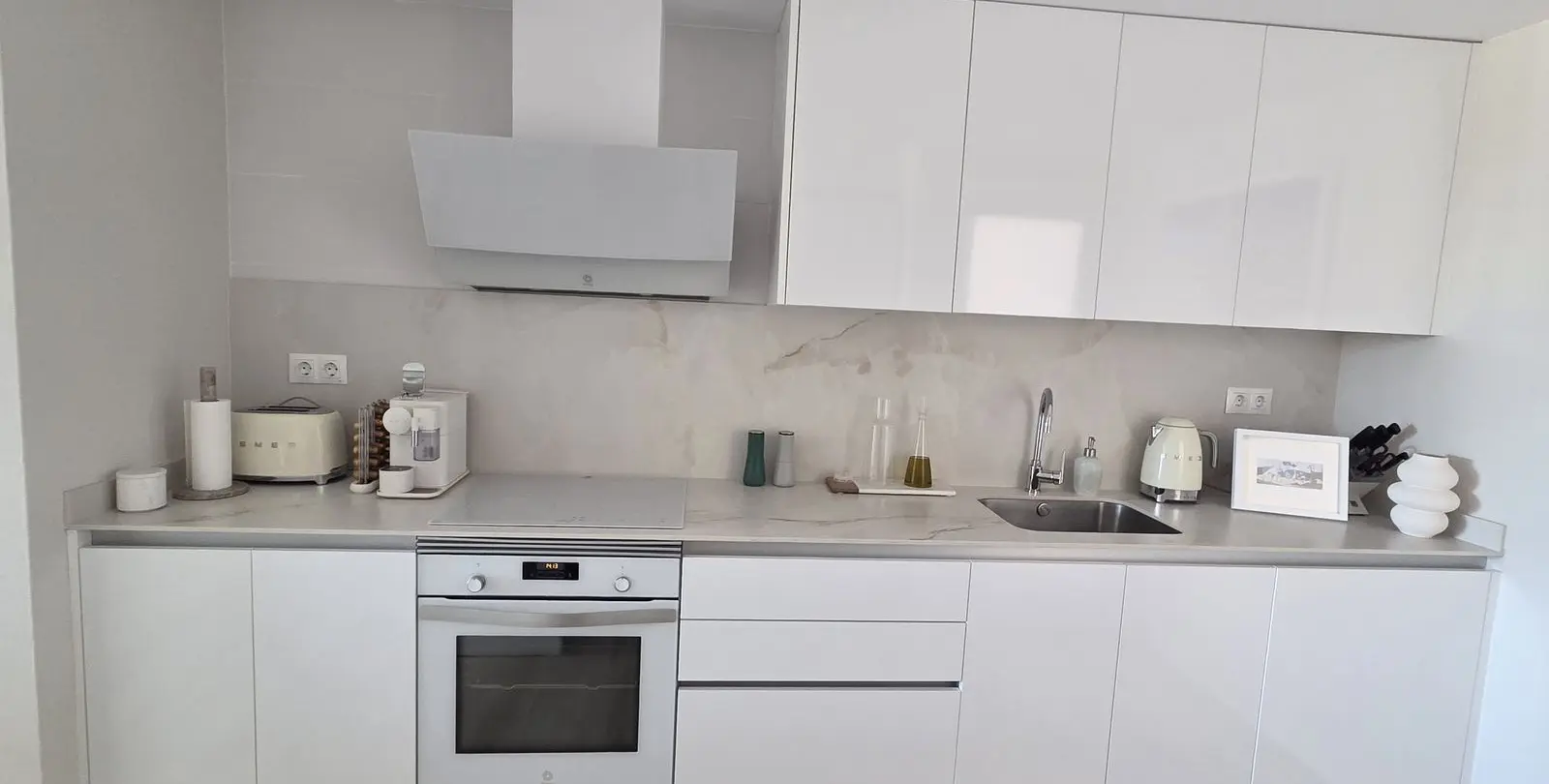 Sale of middle floor apartment in Nueva Andalucía 11