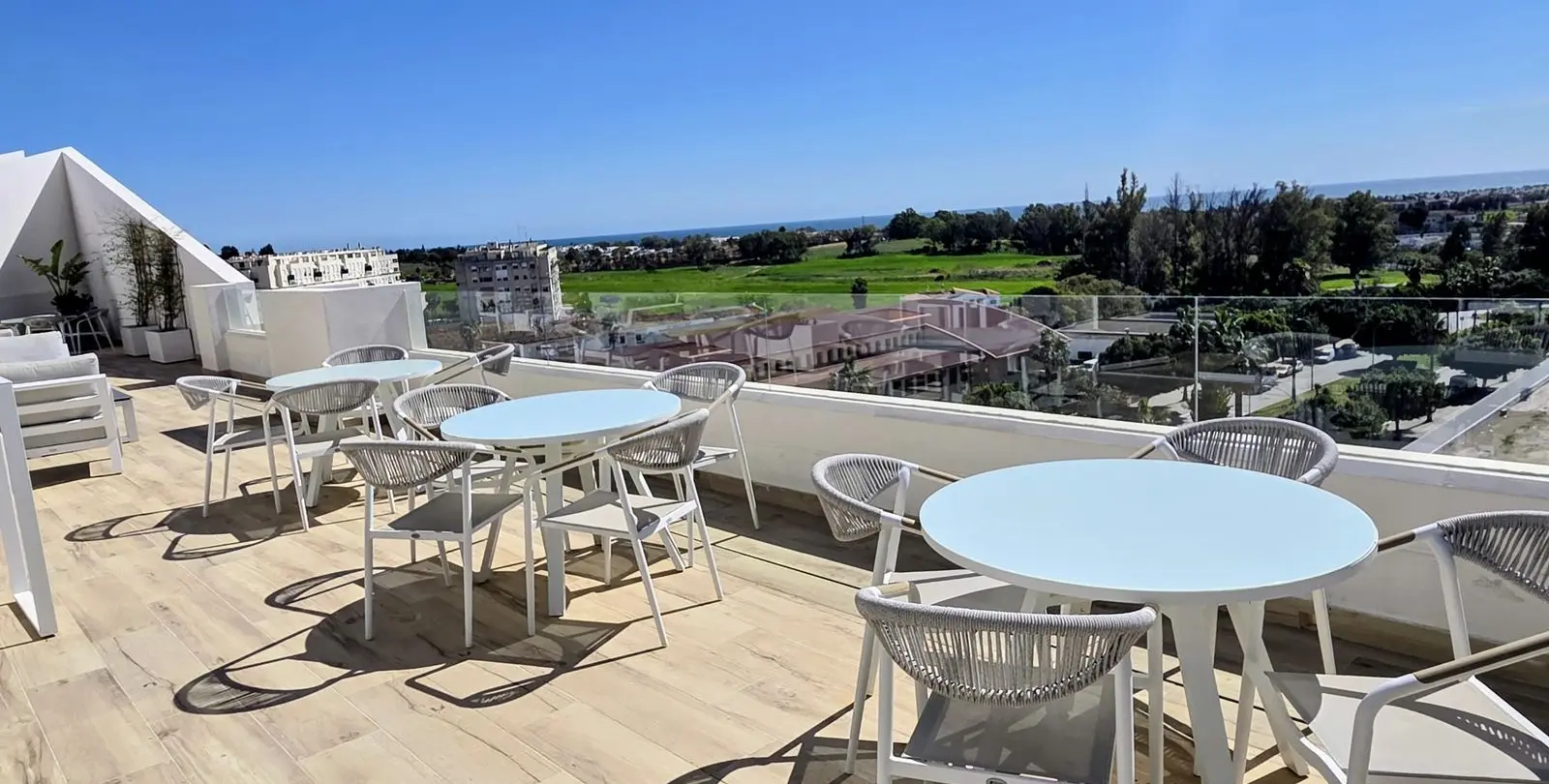 Sale of middle floor apartment in Nueva Andalucía 30