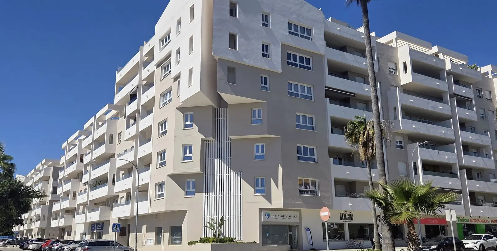 Sale of middle floor apartment in Nueva Andalucía 31