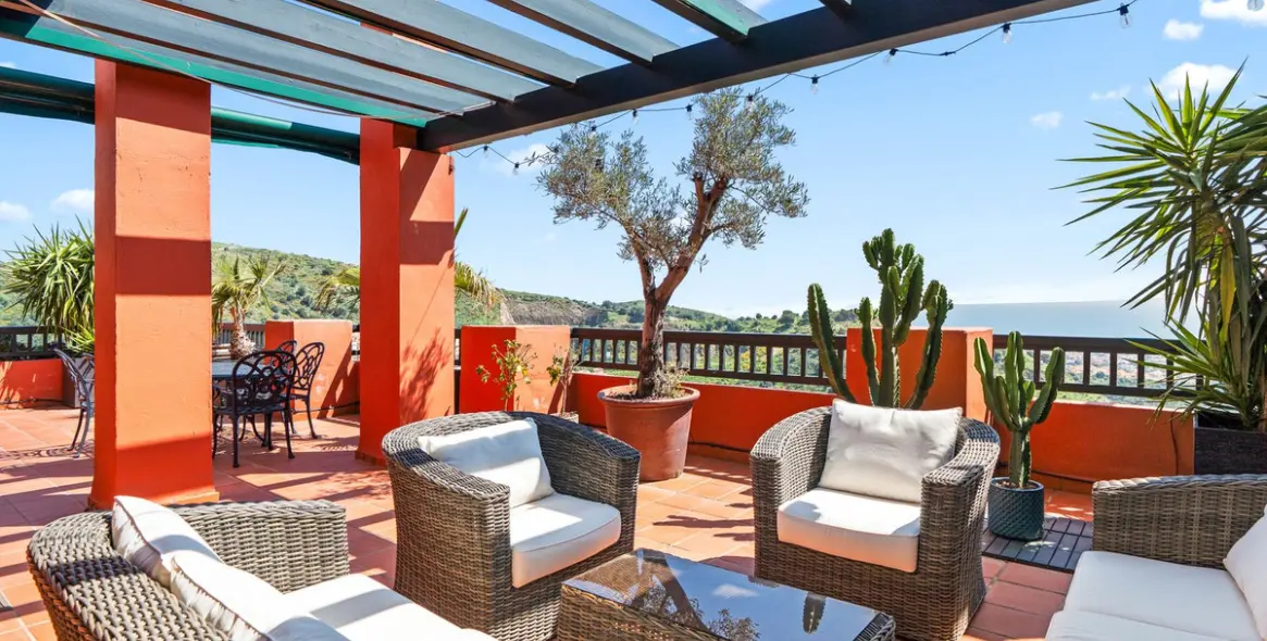 Продажа пентхауса в Calahonda 1