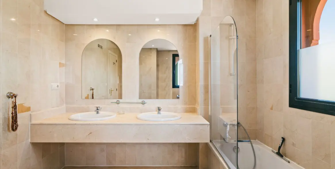 Продажа пентхауса в Calahonda 16