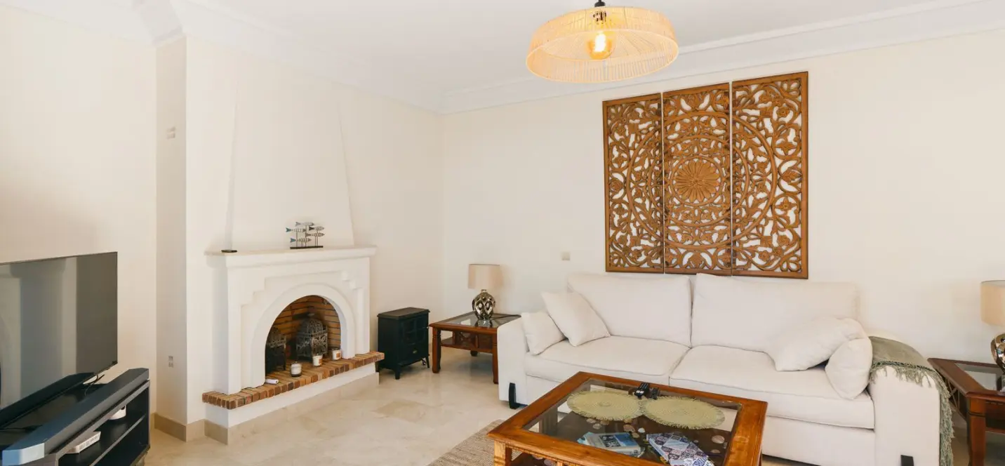 Sale of penthouse in Calahonda 2