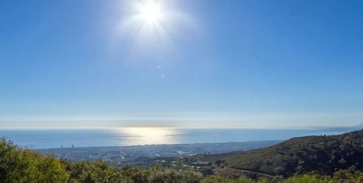 Продажа  жилого участка в La Mairena 1