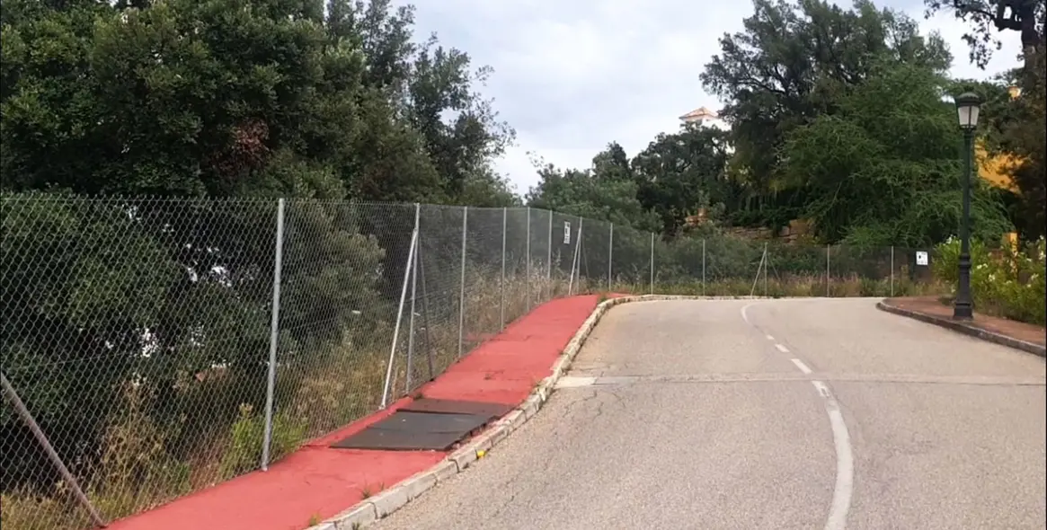 Продажа  жилого участка в La Mairena 5