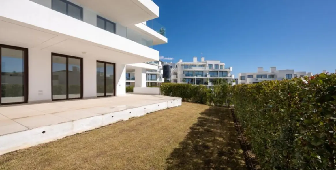 Продажа апартаментов на первом этаже в Fuengirola 1