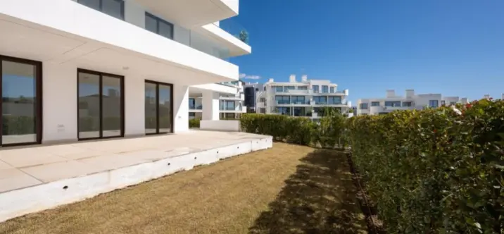 Продажа апартаментов на первом этаже в Fuengirola 0