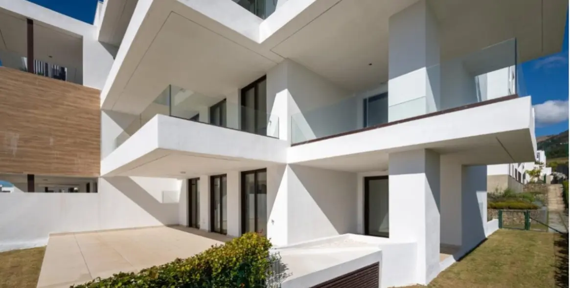 Продажа апартаментов на первом этаже в Fuengirola 2