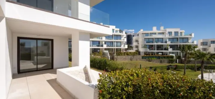 Продажа апартаментов на первом этаже в Fuengirola 2