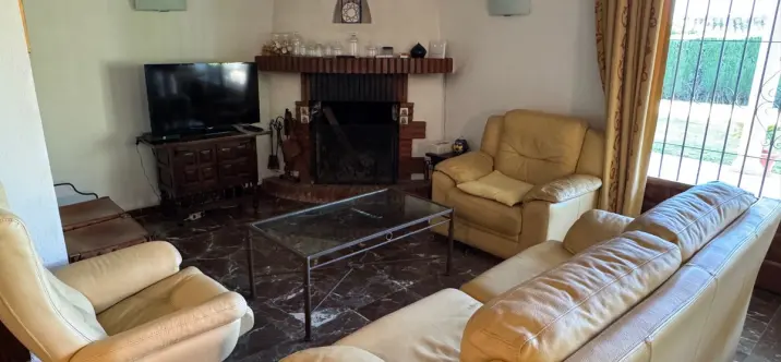 Продажа  отдельно стоящей виллы в Estepona 1