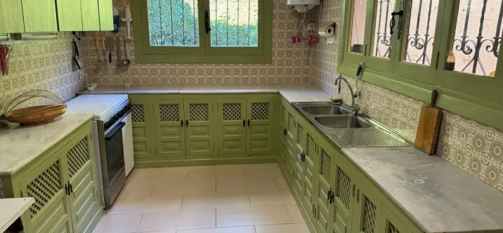 Продажа  отдельно стоящей виллы в Estepona 4