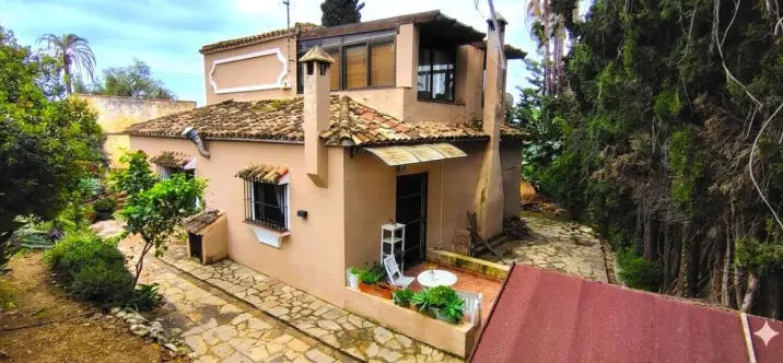 Продажа  отдельно стоящей виллы в Río Real 0