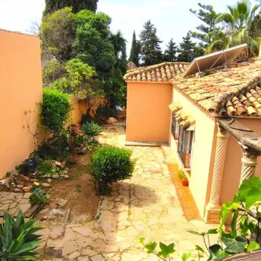 Продажа  отдельно стоящей виллы в Río Real