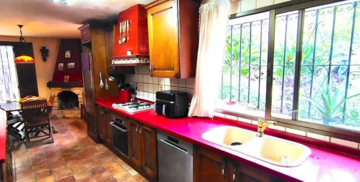 Продажа  отдельно стоящей виллы в Río Real 5