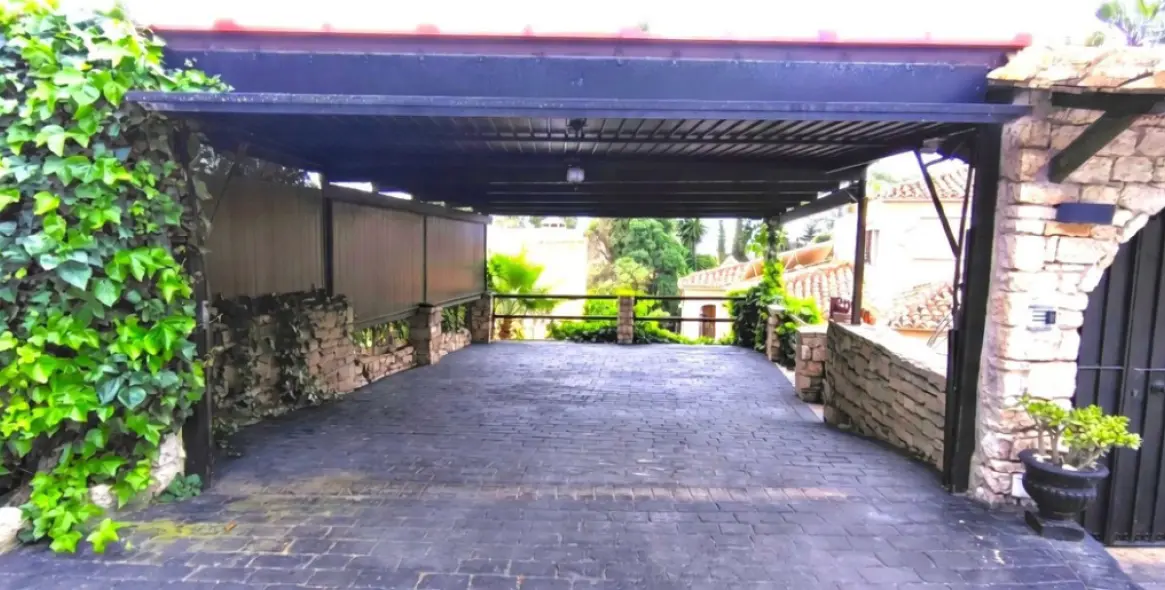 Продажа  отдельно стоящей виллы в Río Real 26