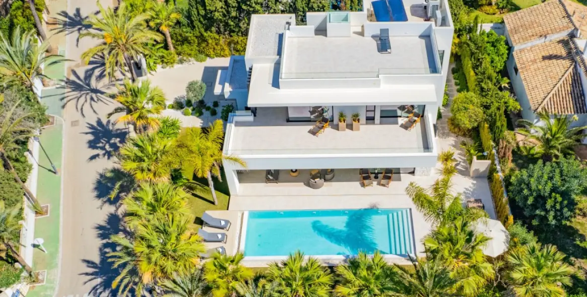 Продажа  отдельно стоящей виллы в Marbesa 4