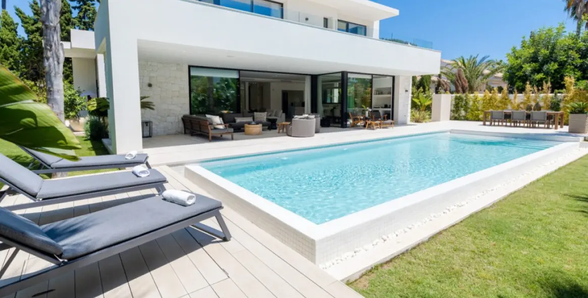 Продажа  отдельно стоящей виллы в Marbesa 8