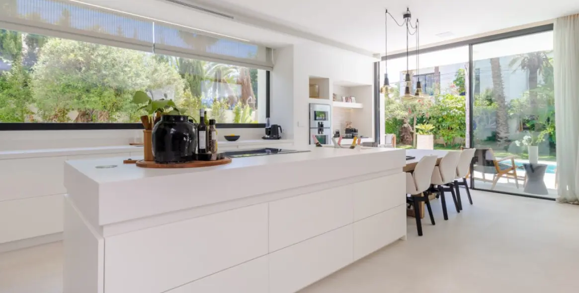 Продажа  отдельно стоящей виллы в Marbesa 9