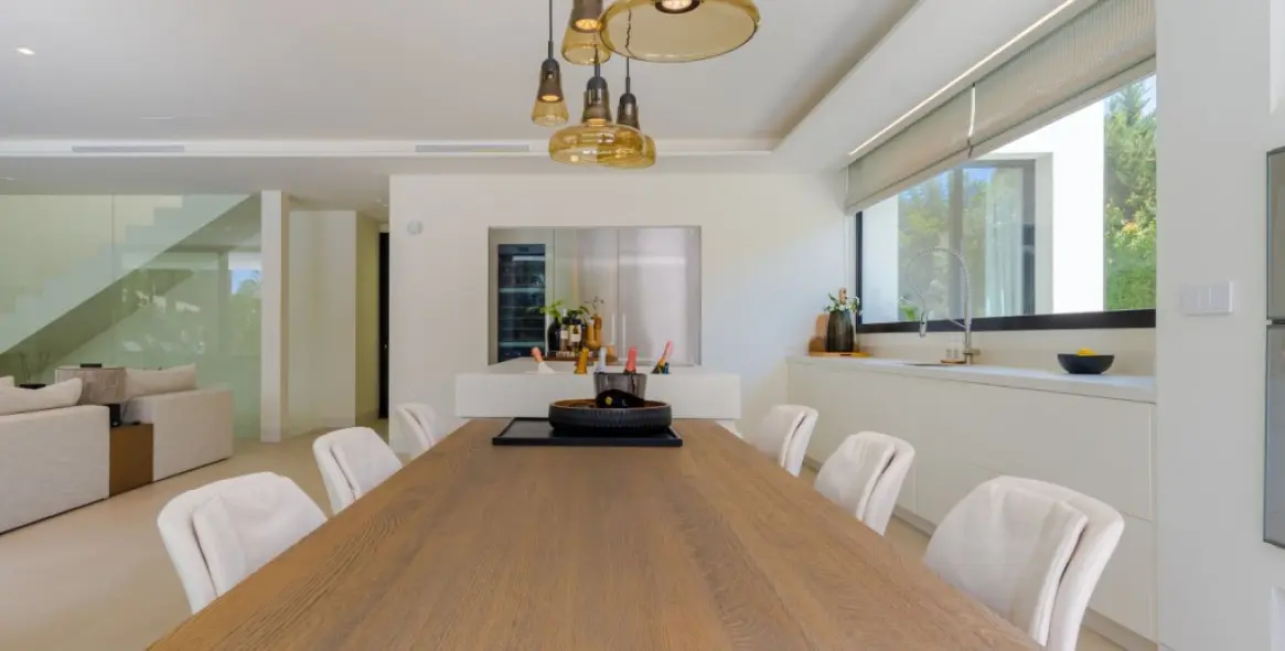 Продажа  отдельно стоящей виллы в Marbesa 11