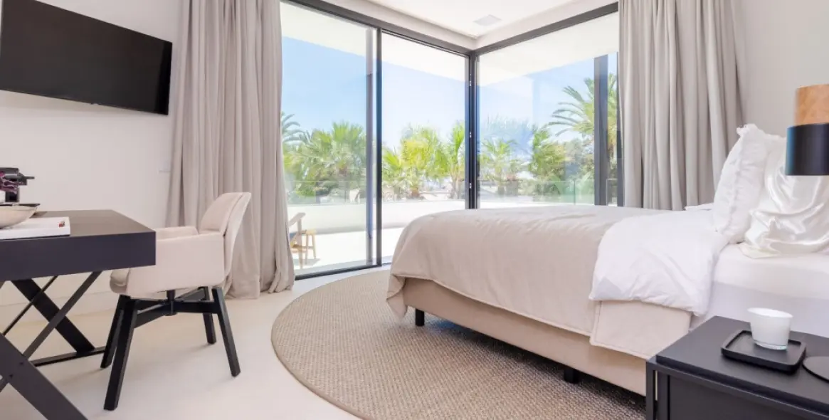 Продажа  отдельно стоящей виллы в Marbesa 18