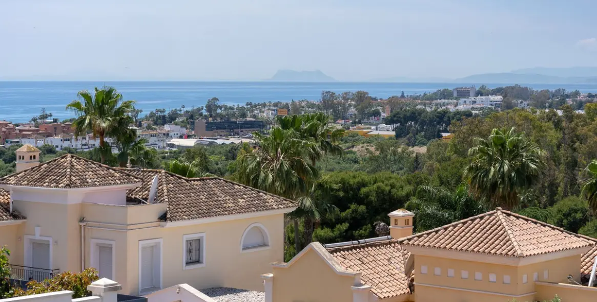 Продажа  отдельно стоящей виллы в El Paraiso 7