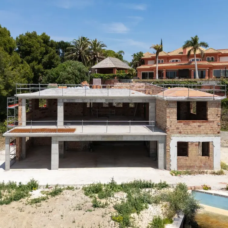 Продажа  отдельно стоящей виллы в El Paraiso