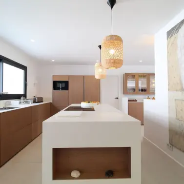 Продажа  отдельно стоящей виллы в Guadalmina Baja