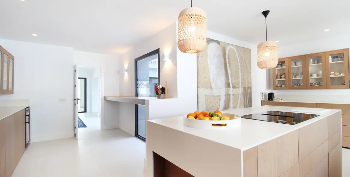 Продажа  отдельно стоящей виллы в Guadalmina Baja 12