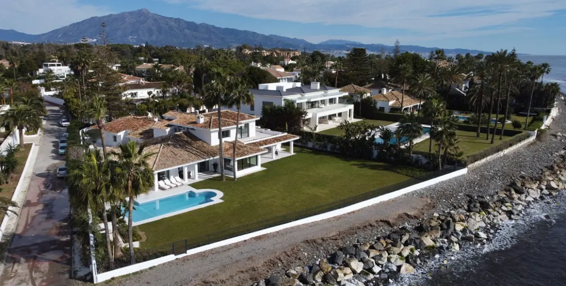 Продажа  отдельно стоящей виллы в Guadalmina Baja 19