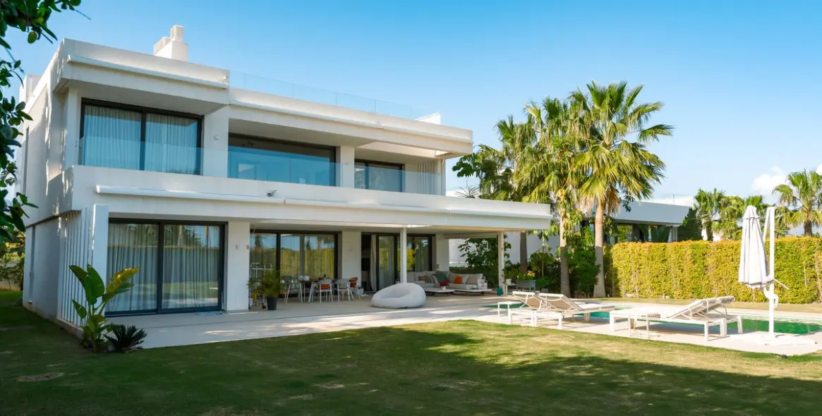 Alquiler a largo plazo de villa independiente en Cancelada 1