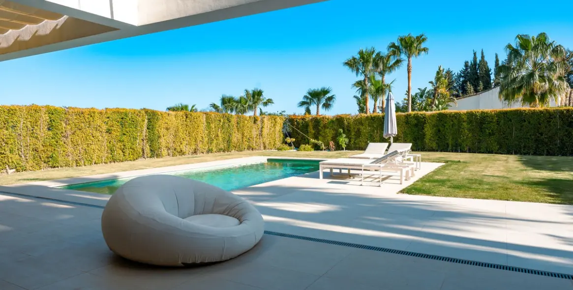 Alquiler a largo plazo de villa independiente en Cancelada 3