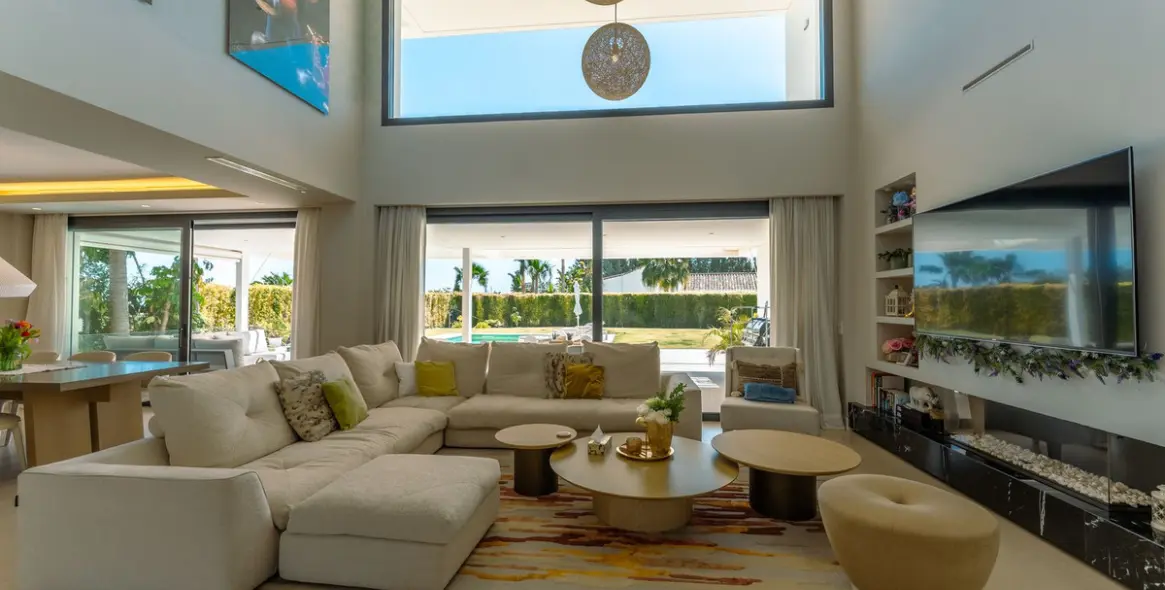 Alquiler a largo plazo de villa independiente en Cancelada 7