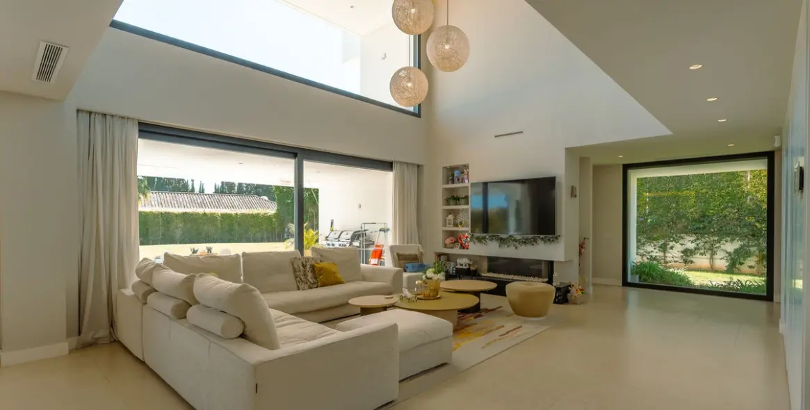 Alquiler a largo plazo de villa independiente en Cancelada 10