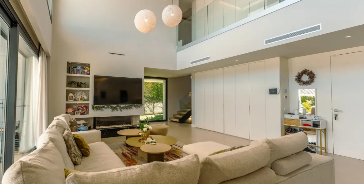 Alquiler a largo plazo de villa independiente en Cancelada 11