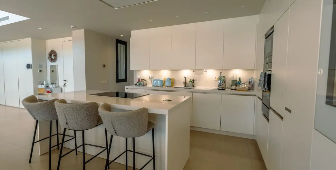 Alquiler a largo plazo de villa independiente en Cancelada 12