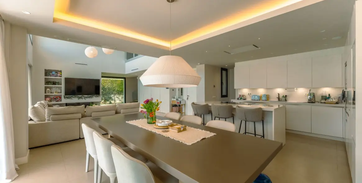 Alquiler a largo plazo de villa independiente en Cancelada 15