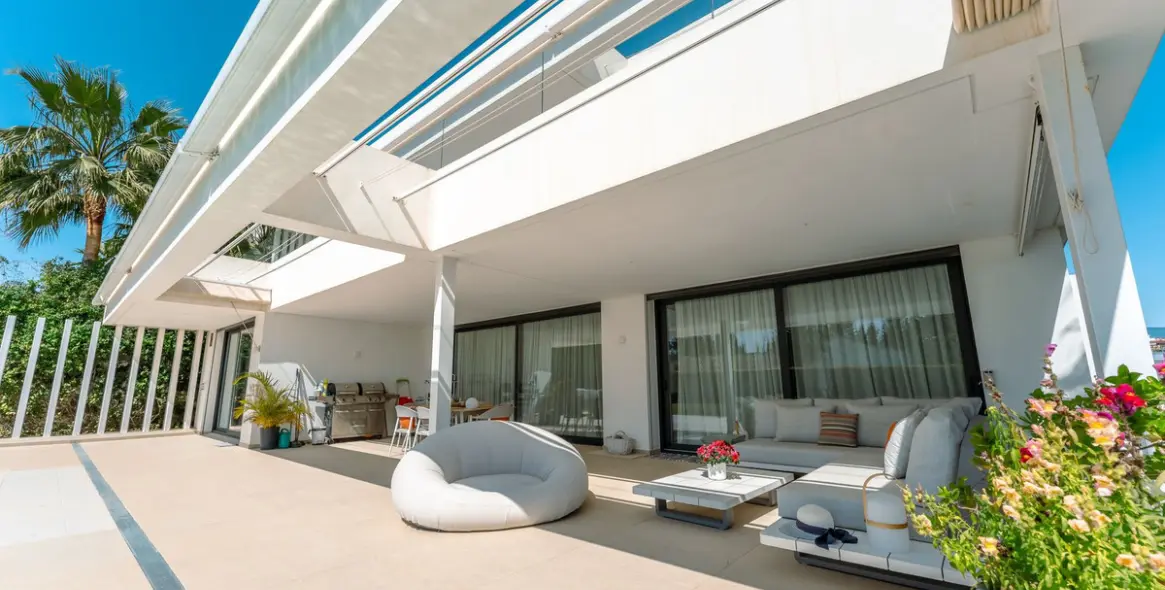 Alquiler a largo plazo de villa independiente en Cancelada 19